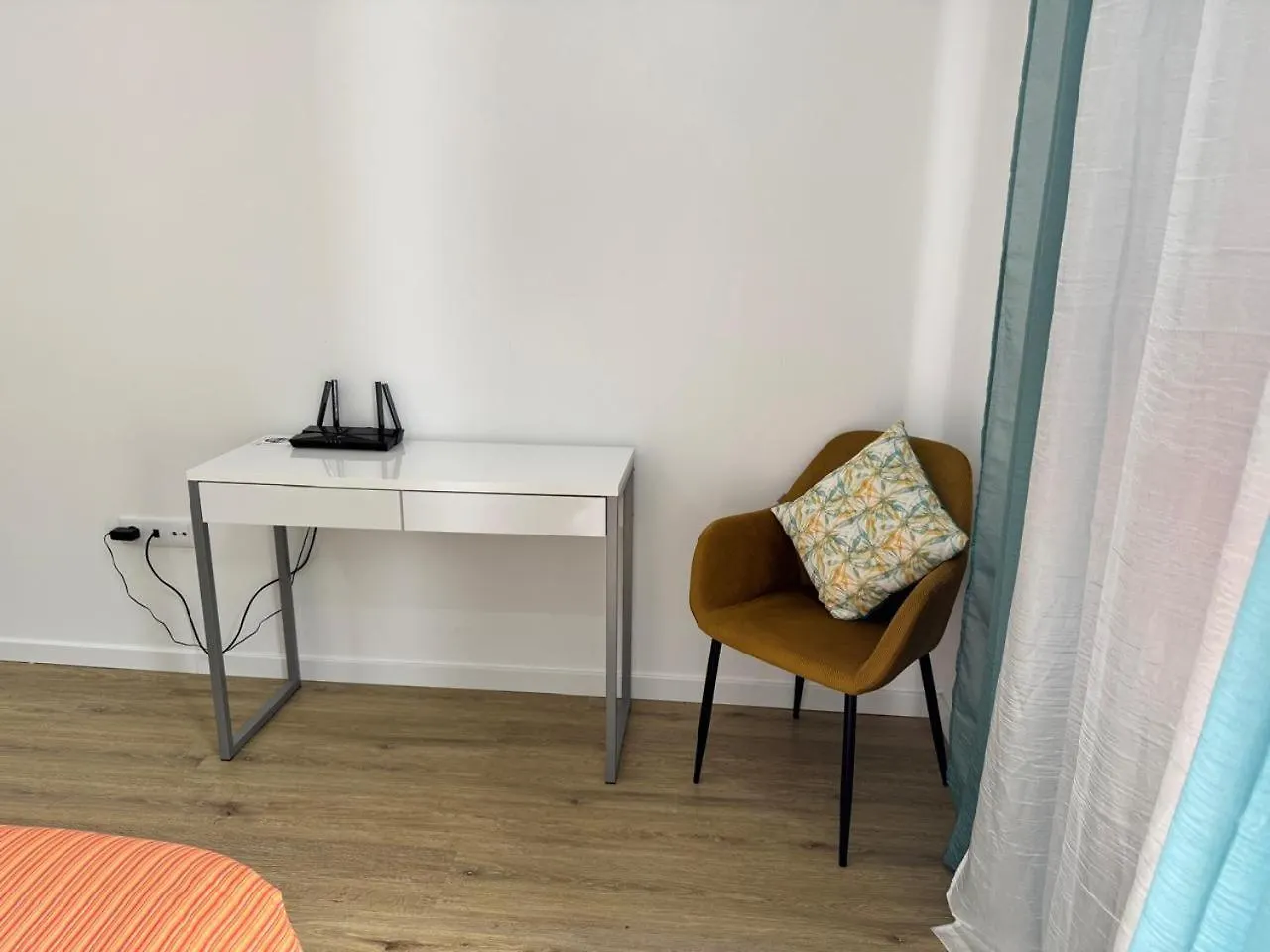 B - Elegent 2 Bedroom Modern Townhouse Machico  0*, Machico (Madeira) Portekiz